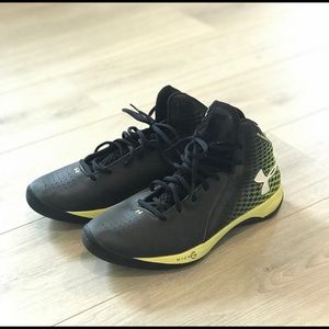 Size 9 UA Basketball high tops